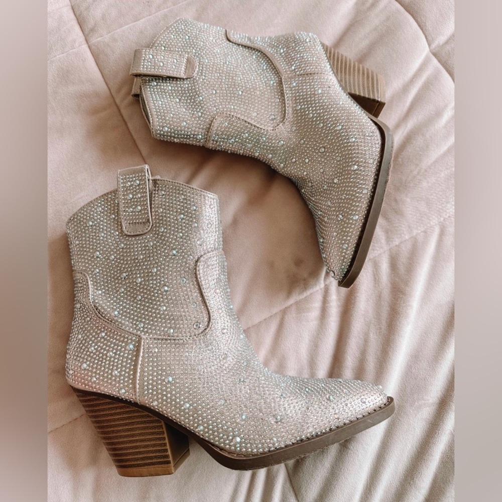 Rhinestone Cowboy Boots size 7 New